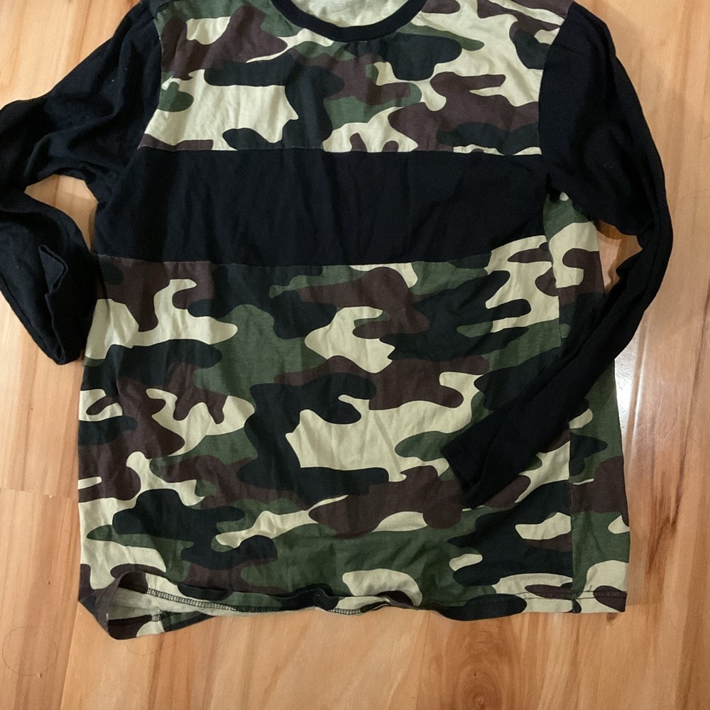 Boys' Camo Long-Sleeve Crew Neck Shirt - Black & Green